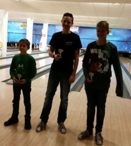 161029_bowling-kids